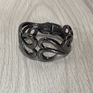 Vintage Cuff Scrolls Black Metal Spring Hinge Bracelet